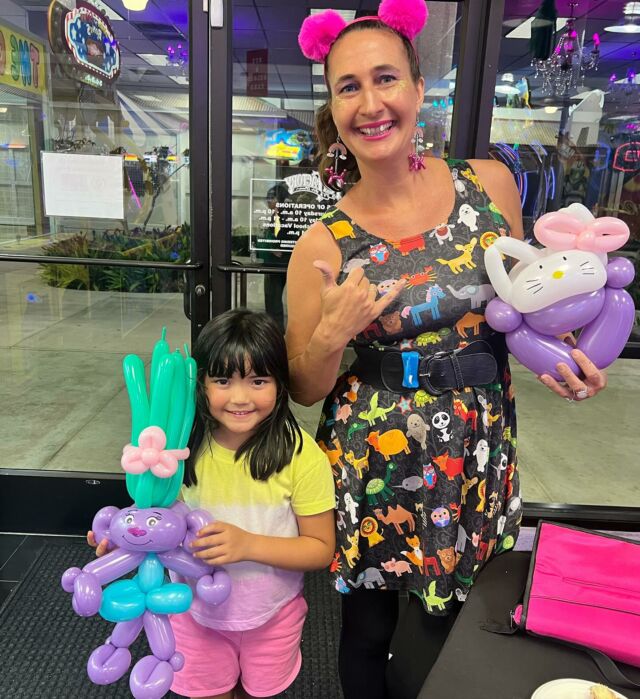 Last minute Troll themed 6th birthday at Fun Factory last night! Thank you Kristin for having me again! #funfactorymaui #balloontwister #mauiballoontwister #mauibirthday