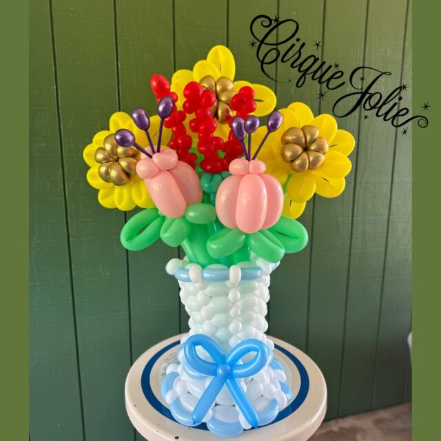 #balloonboquet #balloonflowers #mauiballoondelivery #mauiballoons #balloonart #balloondecor