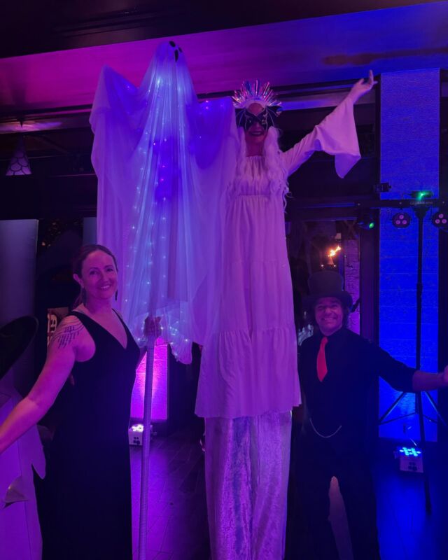 Great gig at Mākena Golf and Beach Club on Halloween. #halloweenstiltwalker #halloweenevent #mauihalloweenevent #mauievents #stiltwalkers